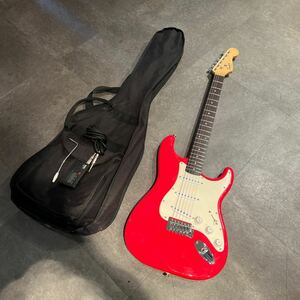 【美品】 Squier by Fender Bullet Strat エレキギター ソフトケース付き 付属品あり 160サイズ（77）