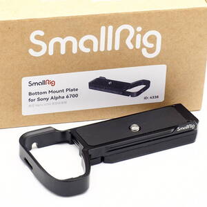 SmallRig 4338 Bottom Mount Plate for SONY α6700 [ILCE-6700/ILCE-6700M] アルカスイスクイックリリースプレート対応 グリップ性向上