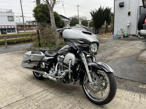 ハーレーダビッドソン　2015年FLHXSE CVO 銀/黒　車検2年付