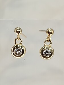 k18yg★天然ダイヤ0.14ct☆ピアス☆32