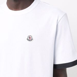 ★定価66,000円★ 現行モデル MONCLER Tシャツ Ｍ　モンクレール ホワイト ラバー 袖ロゴ ワッペン 国内正規品 完売品