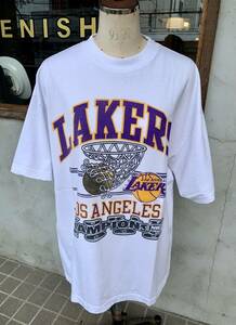 ★LOS ANGELES★LAKERS★レイカーズ★ワールドチャンピオン★NBA★FINALS★2000★SEVEN★NBA★TITLE★Tシャツ★メンズ★サイズXL★バスケ★