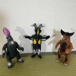 ▲送料無料 ▲当時物 BANDAI ウルトラ怪獣シリーズ ゼットン/ジェロニモン/ゴモラ 3体セット ソフビ人形 フィギュア 昭和レトロ 現状品