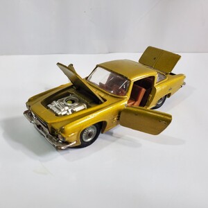 CORGI TOYS コーギー 1/43「 GHIA L6.4 WITH Chevrolet V8 ENGINE」ゴールド ギヤ シボレーV8 エンジン 犬付属 英製 キズ汚れ有り 780