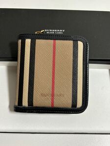 BURBERRY チェック柄 レザー　二つ折り財布　　コンパクト財布