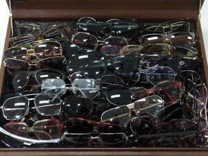 1円 Ray-Ban レイバン GUCCI グッチ CHANEL シャネル 等 サングラス メガネ 眼鏡 200点以上 まとめ売り キャリーバッグ付 DA7893