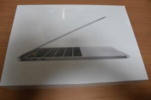 新品未開封　Apple MacBook Pro 13インチ　8GB RAM 256GBストレージ　2.4GHzクアッドコアIntel Core i5プロセッサ　シルバー 送料込
