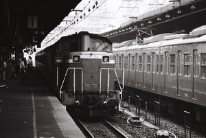 【昔の鉄道写真】002 DD51 客車牽引(大阪駅)