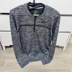 【雷市場（ポンジャン）商品韓国直送】 ほぼ新品 NIKE(ナイキ) ゴルフ Tシャツ 100 サイズ