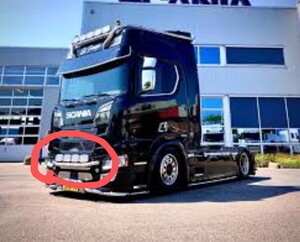 フロントグリルバー ボルボ SCANIA ＵＤイスズ日野フソウ汎用　加工用　60.3パイ　ステンレスSUS304 　フォグマウント　142センチ　