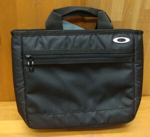 新品OAKLEY(オークリー) ESSENTIAL SMALL TOTE 5.0 BLACKOUT 02E 