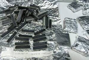 未使用、長期在庫品、送料込み！三洋製　2Kword x8bit C-MOS SRAM、LC3517BS-15、300mil 24Pin DIP、20個で