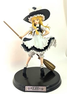 普通の魔法使い　霧雨魔理沙　1/8 東方プロジェクト フィギュア 完成品　中古品　傷、汚れあり　箱に汚れ、破れあり　