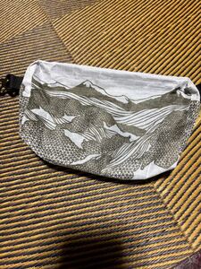 High Tail Designs ハイテールデザインズ　The Ultralight Fanny Pack ムーンライトギア　ウルトラライト　UL Low Poly ローポリ　イワシ