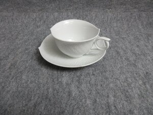 マイセン 白地 コーヒーカップ [B27423] 皿の高さ3cm 直径16cm カップの高さ6cm 直径10.5cm 珈琲 喫茶 洋食器