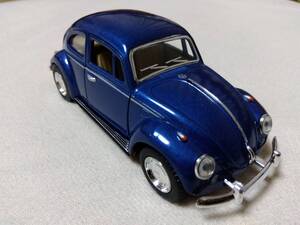 【 新品・美品 】KiNSMART・Volkswagen Classical Beetle(1967)　1／32 ２種(青・白)あり＜２種からの選択式＞