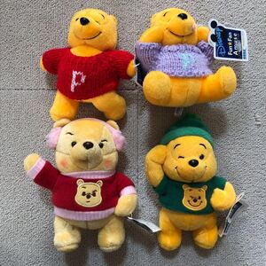 くまのプーさん ぬいぐるみ4個まとめ売り　キュートサイズカラフルぬいぐるみ　ニットウェアプチぬいぐるみ　プライズ　ディズニー Disney 