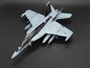 1/72 アメリカ海軍 EA-18G 組立塗装済完成品