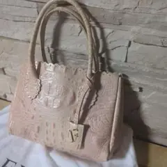 美品♡FURLA型押しレザーバック