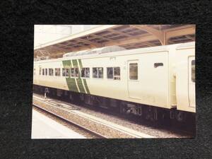 【昔の鉄道写真】LC263-11■東京駅■895M■モハ185+モハ184■昭56.5.30■国鉄/国電■r-66