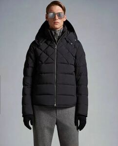 モンクレール　ステッチ切替ナイロン ダウン ジャケット　ブラック　国内正規品　MONCLER　#B1