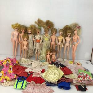 リカちゃん人形　バービー人形　セーラームーン人形　など12体衣装多数