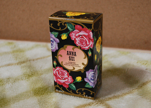 ANNA SUI★アナスイ　リキッドファンデーションのバラ柄の箱