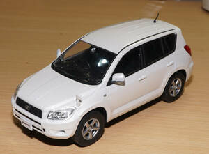 1/24 トヨタ TOYOTA RAV4 ホワイト ミニカー ダイキャスト 本体のみ 箱なし 送料無料