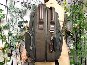 ●超美品●TUMI トゥミ●メンズ●TRAVIS BACKPACK●キャンバス カーフ レザー 本革●リュックサック●グレー ブラウン●A4 収納●Js52904