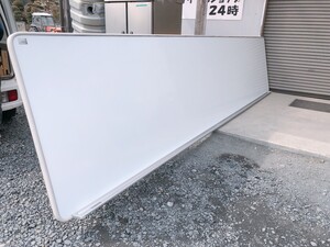 中古 大型 壁掛け ホワイトボード 横5400×縦1200mm 粉受け付き 学校 会社 店舗 備品 業務用 大きい ボード 茨城県 0324え2 M 自