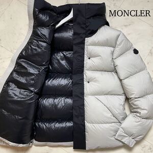 極美品/XL★ MONCLER モンクレール 『MADEIRA/マデイラ』 エンボスロゴ ダウンジャケット ブルゾン 大きいサイズ 極暖 ライトグレー メンズ