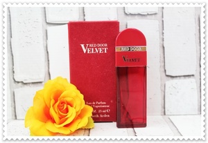 エリザベスアーデン　レッドドア　ヴェルヴェット　RED　DOOR　VELVET　２５ｍｌ　EDP　ほぼ満量