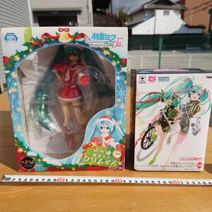 未開封品 初音ミク フィギュア 2体　まとめて