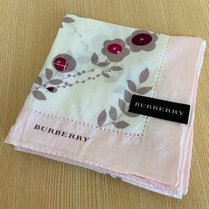 未使用 BURBERRY バーバリー 大判 ハンカチ 約57×57cm 綿100% 日本製 花柄 ホワイト × ピンク系 スカーフ 膝掛け にも