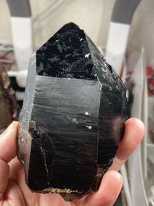 【ハイクラス】山東省産 モリオン（黒水晶） セルフヒールド 約594g 磨き無し 0901