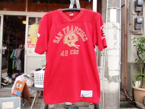 ビンテージ　チャンピオン製　アメリカンフットボール「サンフランシスコ49ERS」　赤いフットボールTシャツ　サイズM