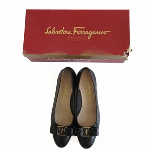 Salvatore Ferragamo サルヴァトーレ・フェラガモ クロコ型押し レザー ヴァラリボン パンプス ブラック サイズ6.5B レディース