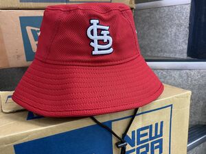 【S/M】 NEWERA ニューエラ Cardinals カージナルス BUCKET クラブハウス つば広 涼しい バケットハット MLB公式アイテム USA正規品