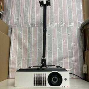 A010 Panasonic PT-VMW51J 液晶プロジェクター / 通電OK 動作品