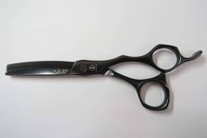 Cランク【MIZUTANI SCISSORS ミズタニシザーズ】 SCHOREM MASTER BLACK THINNING 33 セニング 33 美容師 5.6インチ 右利き 【中古】:H-8575