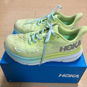 HOKA ONE ONE CLIFTON9 WIDE 1132211 JAPAN23.5 ペールイエロー　ホカオネオネ　クリフトン9 ワイド 23.5 ランニングシューズ