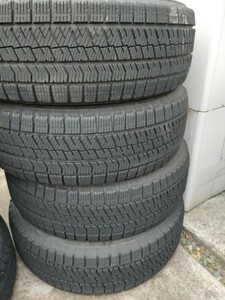 バリ溝　ＶＲＸ２ 215/65R16 ２０２１年製　スタッドレス ＢＳ　ブリヂストン 　中古　４本セット　タイヤのみ