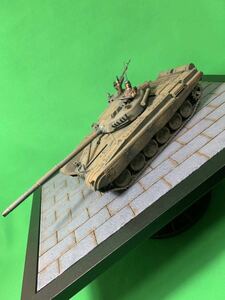 【塗装完成品】 1/35 ESCI MBT 主力戦車 T74 戦車兵付き ソビエト軍 戦車 模型 ミリタリー