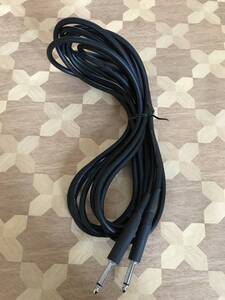 中古品 メーカー不明　PROFESSIONAL OFC NOISELESS INTRUMENT CABLE　5ｍ 2209m75