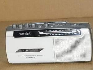 ♪ 在庫整理　Soundprt RCS-M785K 電源は入ります ラジオ受信します FM 76～108 MHzまで受信可能 管理20092939