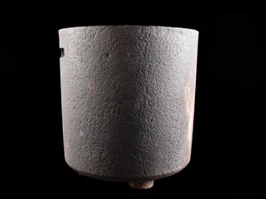 【雲】某資産家委託品 鉄製 三足瓶掛 火鉢 直径25.5cm 古美術品(旧家蔵出)AY2789 UT7ge86