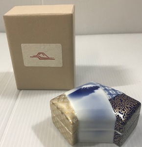 あ//つH2729 【未使用・保管品】 深川製磁　富士山　香合　3780-661 茶道具　香入れ　