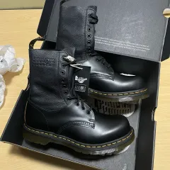 【雷市場（ポンジャン）商品韓国直送】 42 新品 DR. MARTENS(ドクターマーチン) mm6 Maison Margiela(メゾンマルジェラ) ブーツ 黒