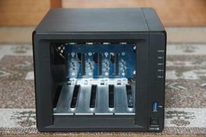 Synology DS918+ 4ベイ DiskStation NAS ジャンク（起動せず）