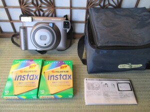 《和》フジフイルム　insttax　500AF（中古）電池切れ　 FUJIFILM ポラロイド　instax（2箱付）未使用